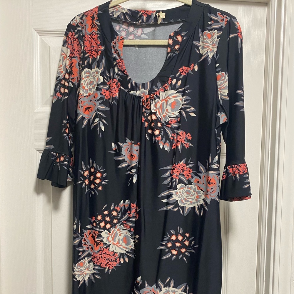 Boutique dress that fits amazing!